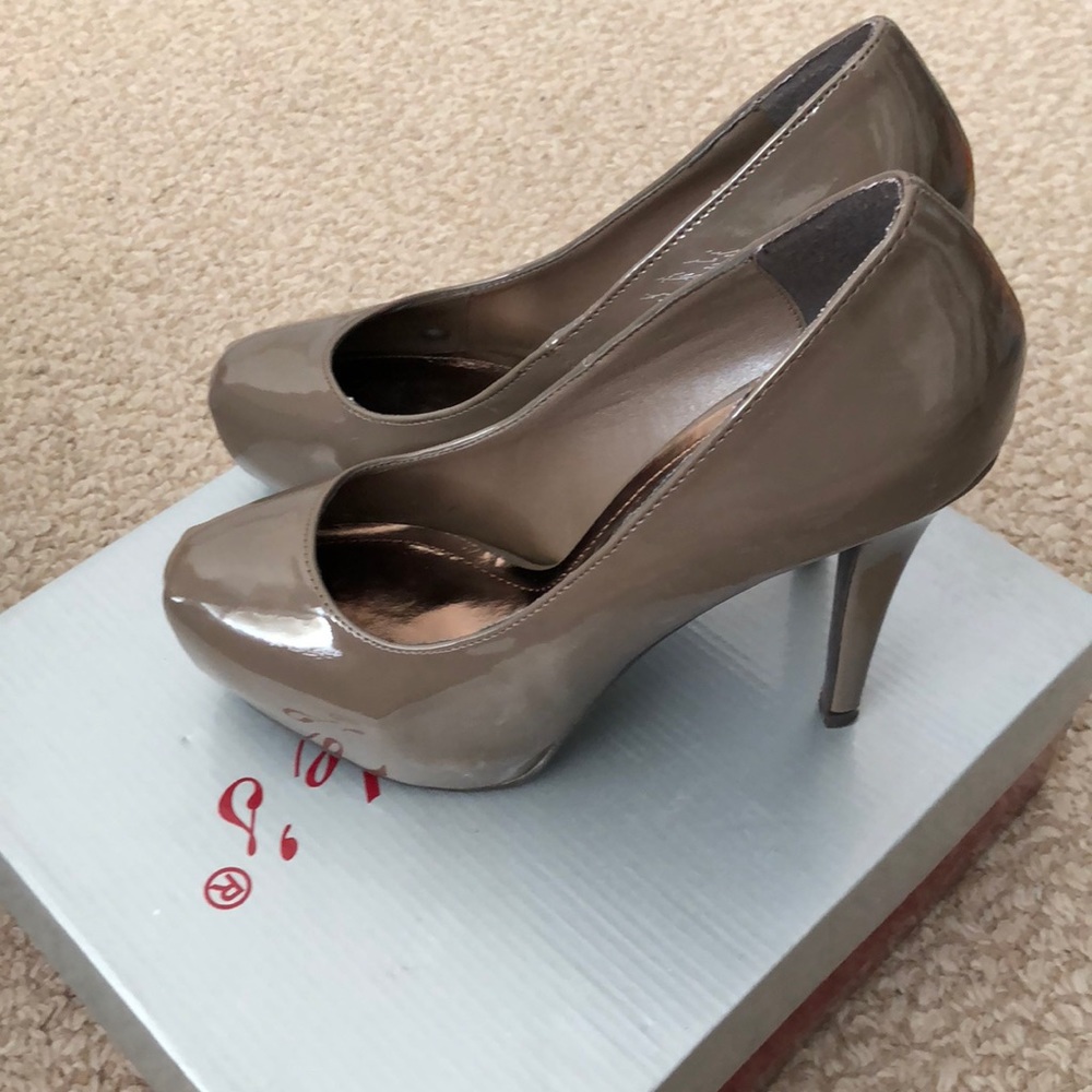 Patent taupe pumps